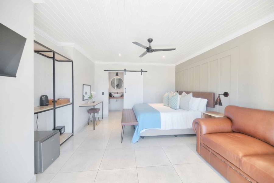 9 Bedroom Property for Sale in Westcliff Western Cape